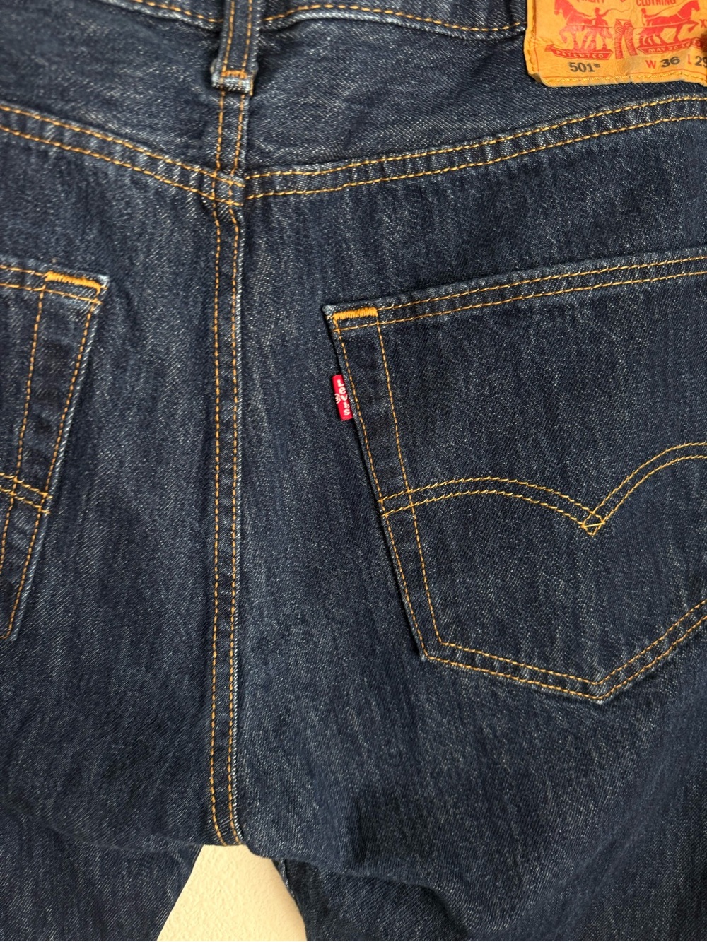 Levi's Straight-Leg Jeans in Dark Indigo W 36 L 29 - Picture 7 of 9